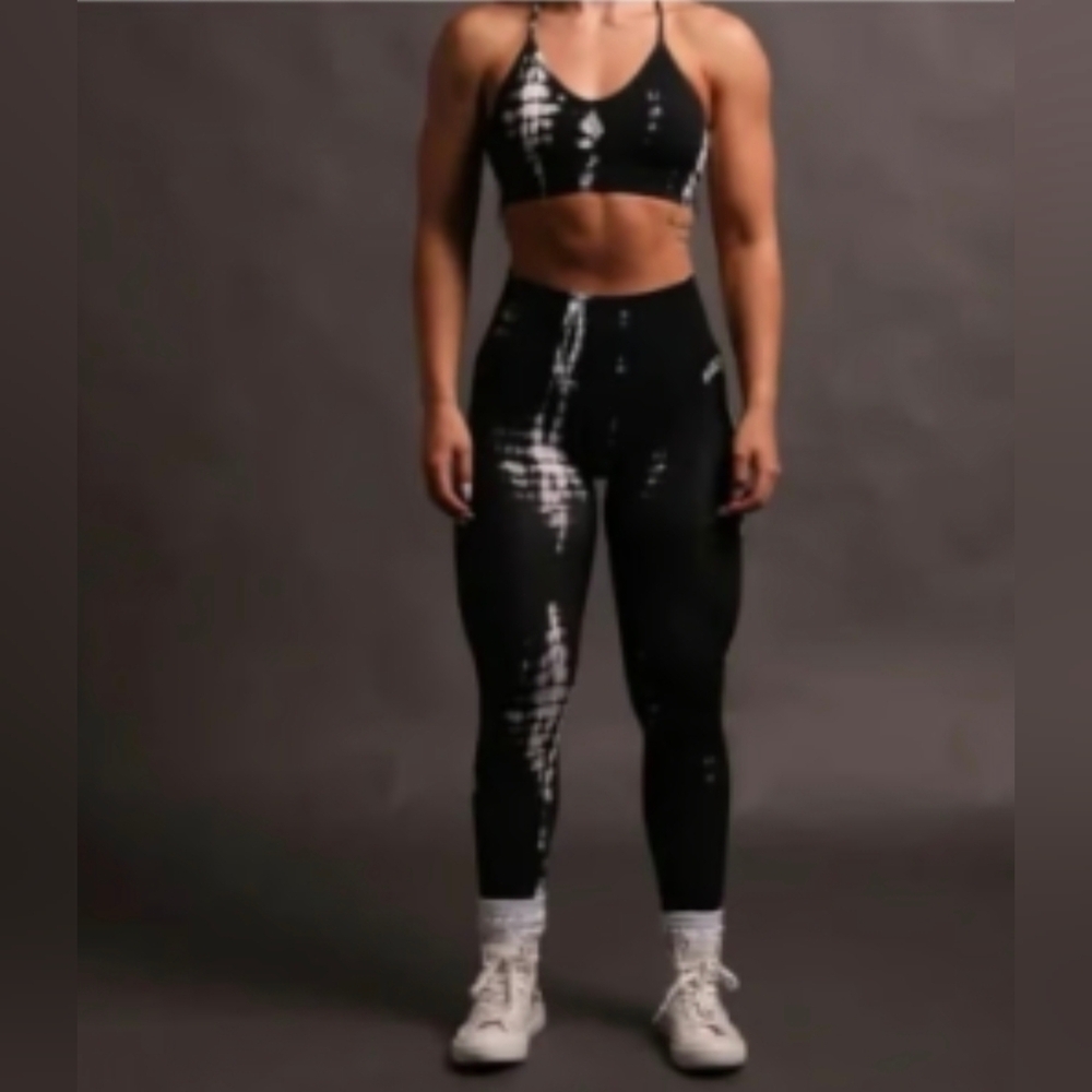 Darc Sport Big Wolf Loyalty "Everson Seamless" Leggings inBlack/BlackSerpent